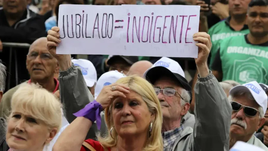 PREOCUPANTE. Uno de cada tres jubilados vive en la pobreza en Argentina.