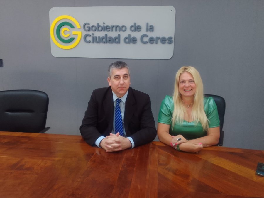 El fiscal Regional 5, Carlos Mar&iacute;a Vottero, en la ma&ntilde;ana de hoy, junto a la intendenta de Ceres, Alejandra Dupouy.