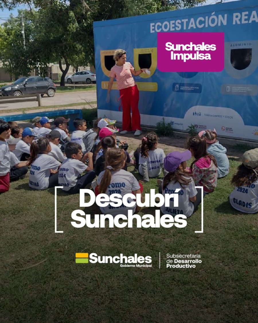 Una delegaci&oacute;n recorriendo el Parque de los Encuentros.