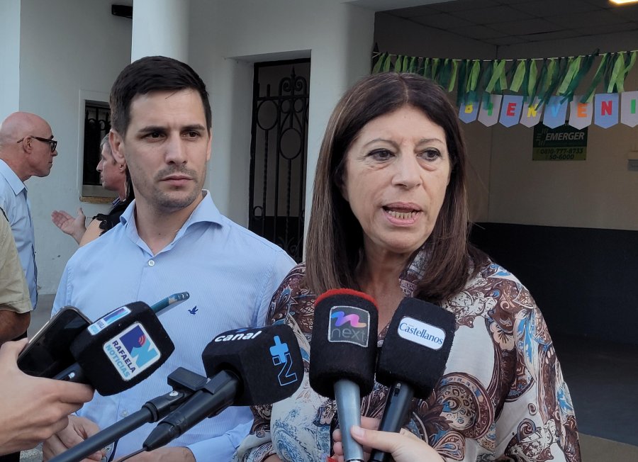 EN INDEPENDIENTE. La diputada Clara García y el intendente Leonardo Viotti, referentes de Unidos para Cambiar Santa Fe.