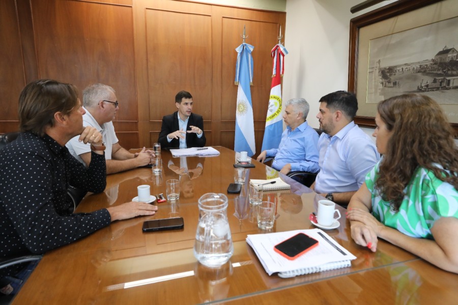 El intendente Leonardo Viotti se reuni&oacute; con representantes de la instituci&oacute;n junto a empresarios de la ciudad.
