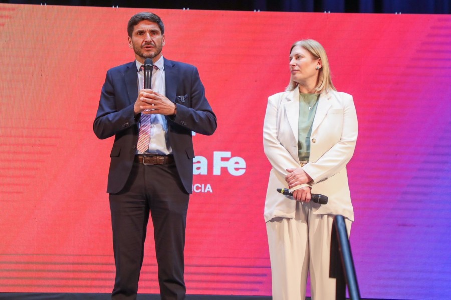 La inversi&oacute;n del Gobierno de Santa Fe asciende a $ 8 mil millones en todo el programa.