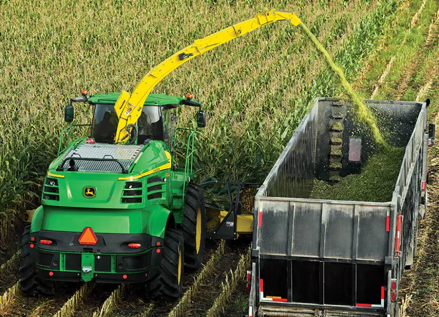 CAPACITACI&Oacute;N. La propuesta de John Deere incluye a sus equipos "premium", los m&aacute;s vendidos del mercado.