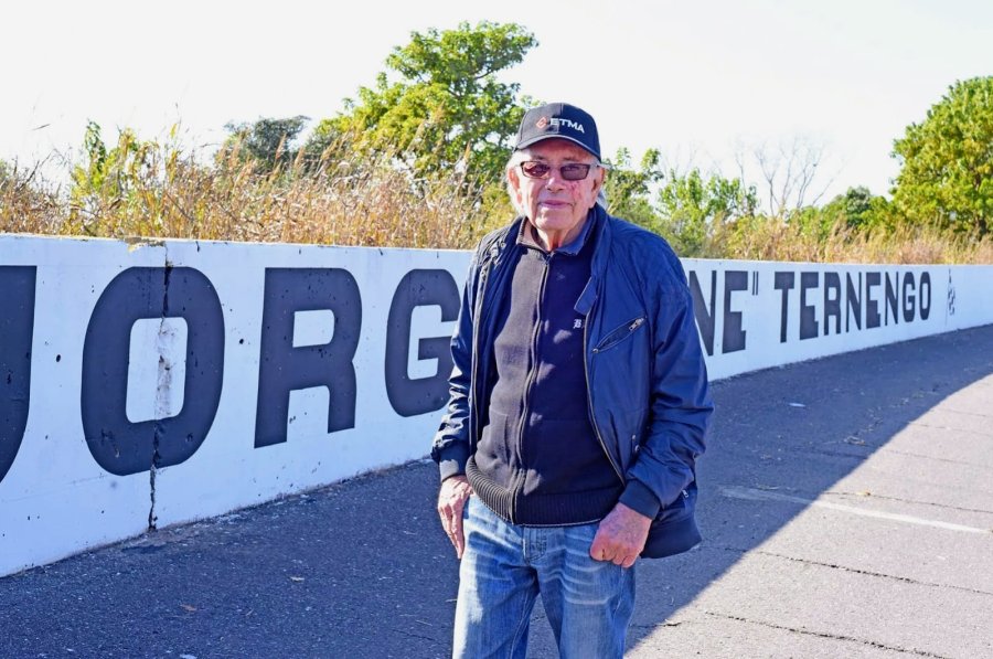 JORGE TERNENGO. El curv&oacute;n norte del aut&oacute;dromo de Atl&eacute;tico lleva el hombre del recordado piloto rafaelino