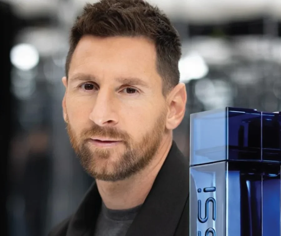 Lionel Andr&eacute;s Messi y su nuevo producto de perfumer&iacute;a.