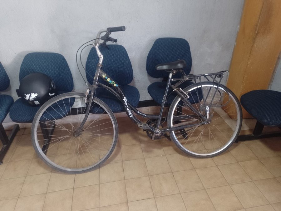 El hecho fue hoy a la mañana en el límite de los barrios Mosconi y Central Córdoba. El ladrón fue aprehendido y se recuperó la bici robada.