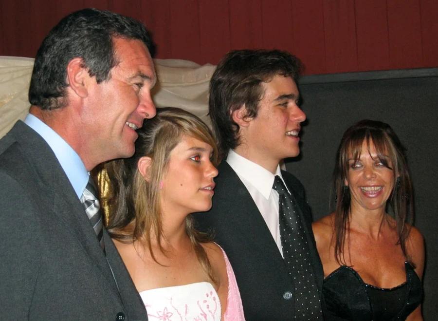 Nora Dalmasso junto a Marcelo, Valentina y Facundo Macarr&oacute;n.