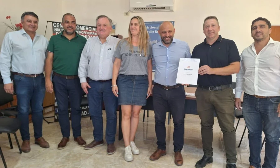 Las autoridades durante su visita a Villa Trinidad.