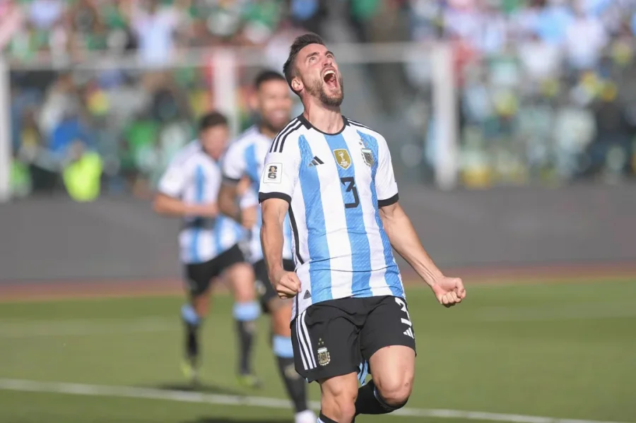 Nicol&aacute;s Tagliafico fue declarado "ciudadano ilustre" del partido de Almirante Brown.