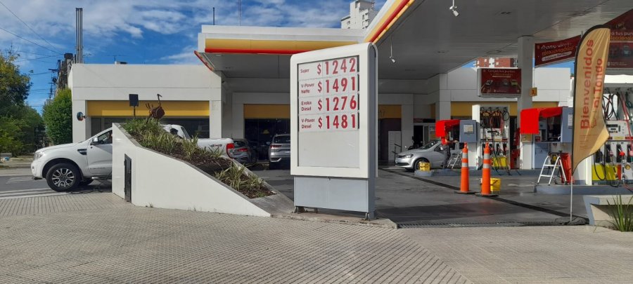 A&Ntilde;O NUEVO, NAFTA MAS CARA. Desde este 1 de enero del 2025, Shell aument&oacute; en el pa&iacute;s el 1,75% sus combustibles.