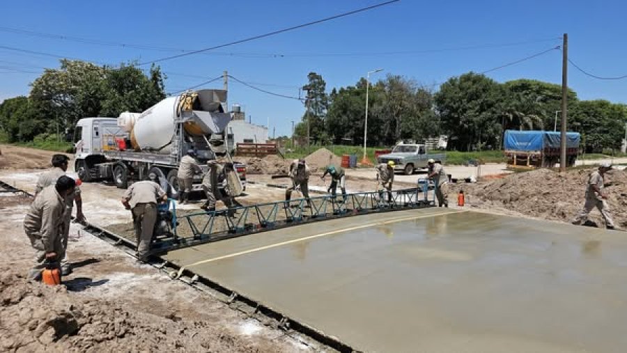 PAVIMENTACI&Oacute;N. Cuadrillas comunales dando cumplimiento a la labor.