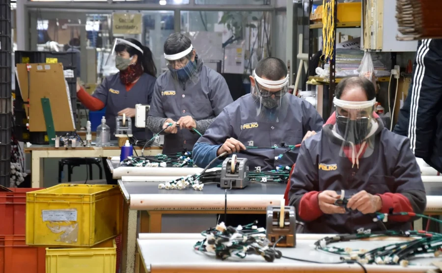 El empleo pyme est&aacute; en riesgo por la apertura de las importaciones.