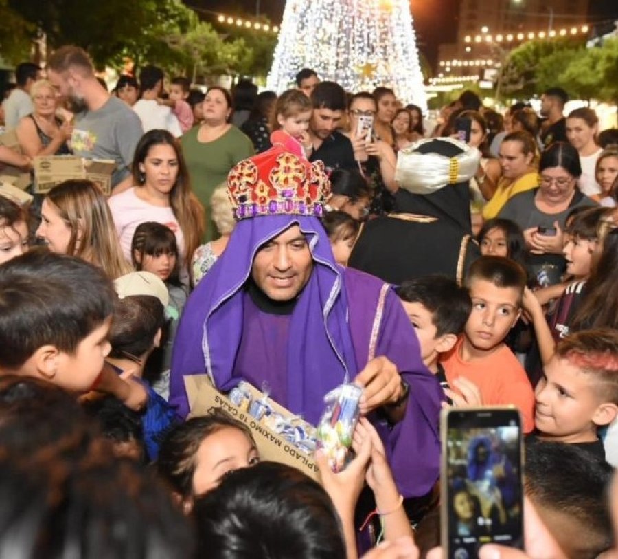 LOS REYES EN RAFAELA. Aterrizar&aacute;n a las 21:00, el domingo 5 de enero.