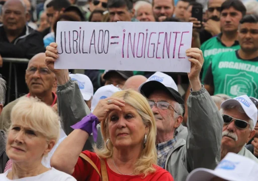 COLAPSADO. El sistema jubilatorio argentino agudiza su crisis y al mismo tiempo debe dar una respuesta a este sector de la poblaci&oacute;n.