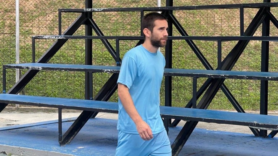 IM&Aacute;GENES. Nahuel Gallo en lo que ser&iacute;a un centro de detenci&oacute;n en Venezuela.