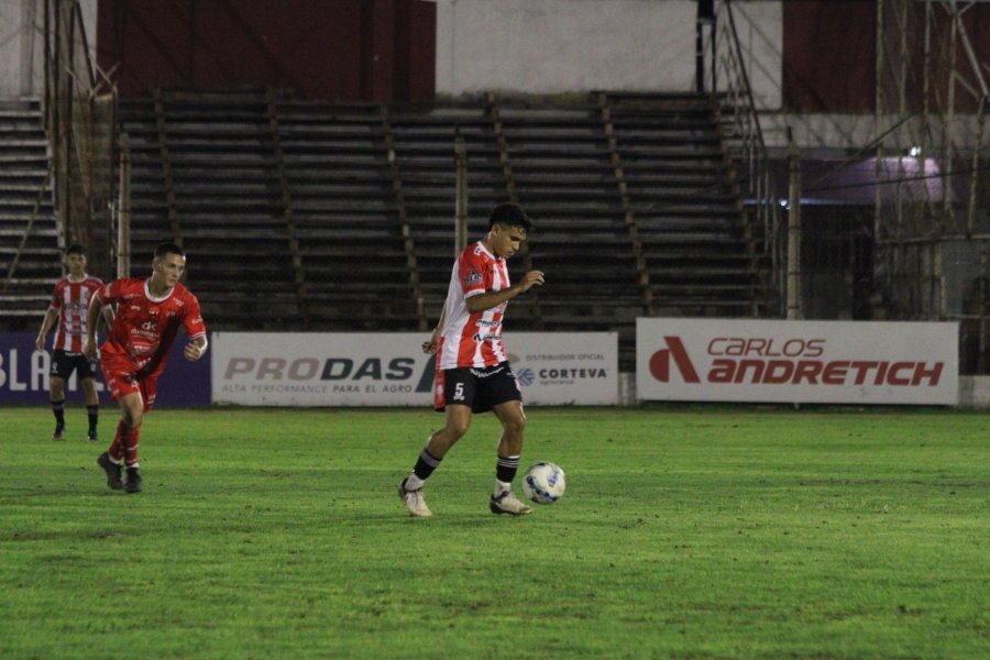 INTENSO TRAJIN. El campo de juego del Soltermam tambi&eacute;n tuvo muchos partidos de Liga Rafaelina el a&ntilde;o pasado.