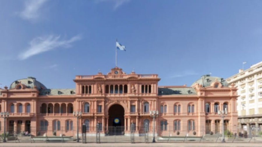 Lo plante&oacute; uno de los principales funcionarios libertarios con despacho en la Casa Rosada ante un grupo de periodistas acreditados