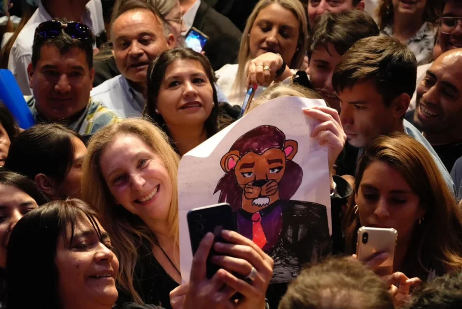 Karina Milei en la presentaci&oacute;n de La Libertad Avanza en Neuqu&eacute;n.