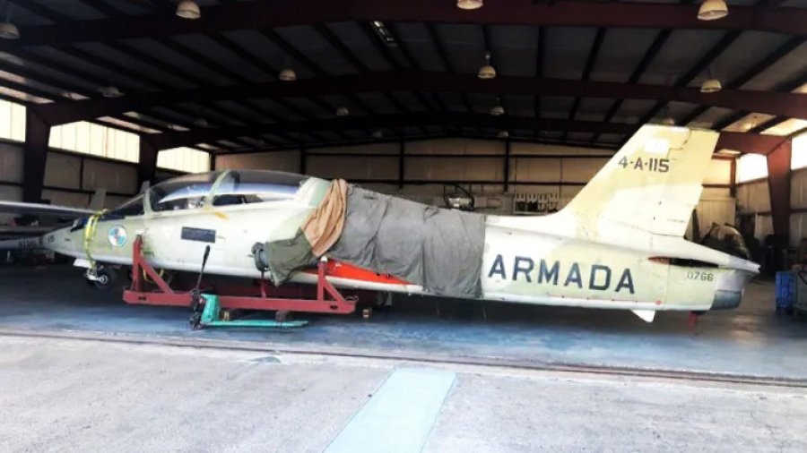 AVION HISTORICO. El Aermacchi que vol&oacute; Crippa en Malvinas est&aacute; en viaje a Sunchales.
