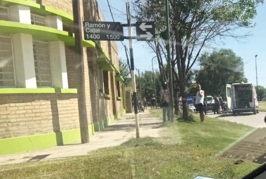 El siniestro vial fue a metros de la intersecci&oacute;n de calles Joaqu&iacute;n V. Gonz&aacute;lez y Ram&oacute;n y Cajal -barrio Italia-.
