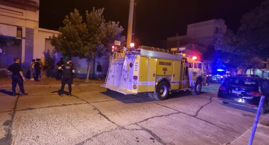 El fuego se desarroll&oacute; en el local gastron&oacute;mico conocido como &ldquo;El Tato&rdquo;, ubicado en Bv. Lehmann y Almafuerte.