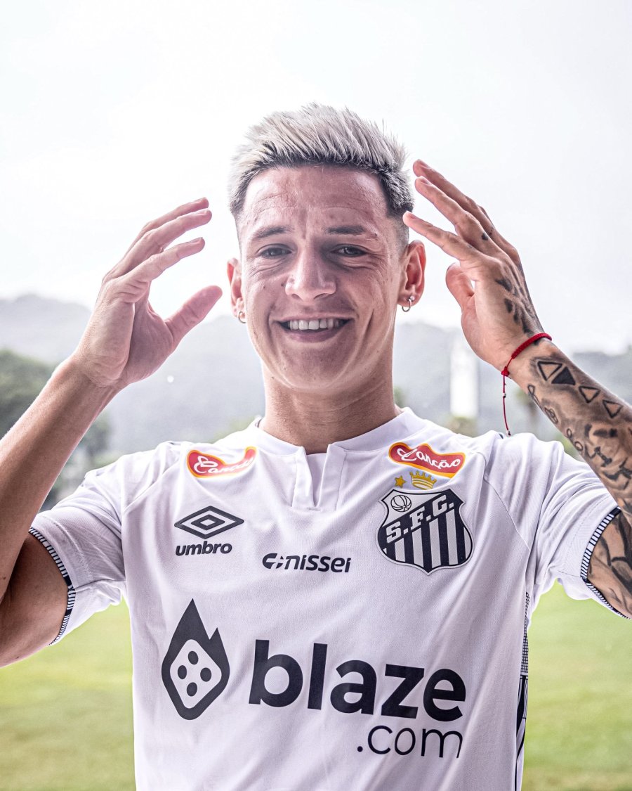 LEO GODOY JUGAR&Aacute; EN SANTOS HASTA FIN DE A&Ntilde;O
