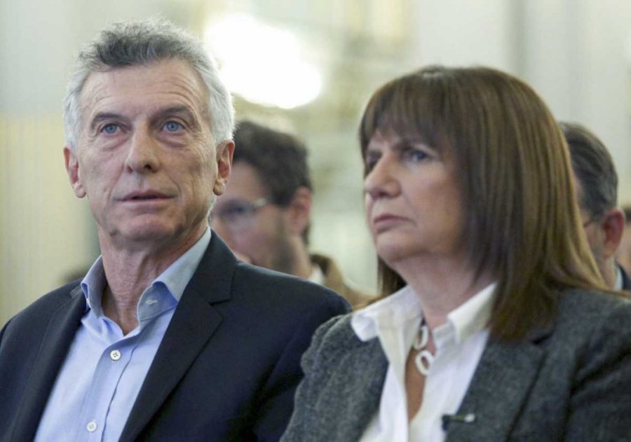 "Tiene que tomar una primera decisi&oacute;n que es fundamental. &iquest;Sos oficialista o sos oposici&oacute;n?".