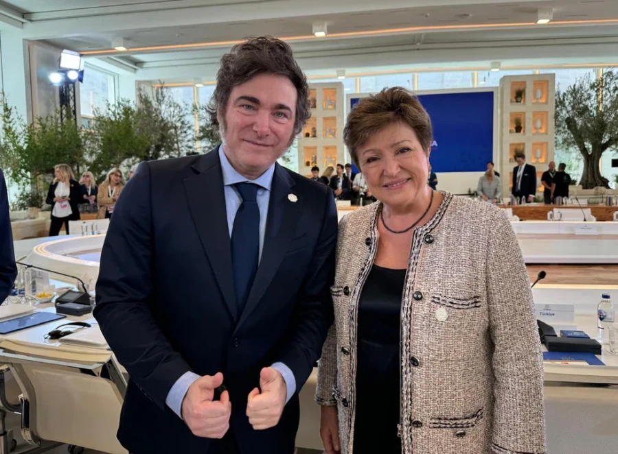Javier Milei viaja a la asunci&oacute;n de Donald Trump.