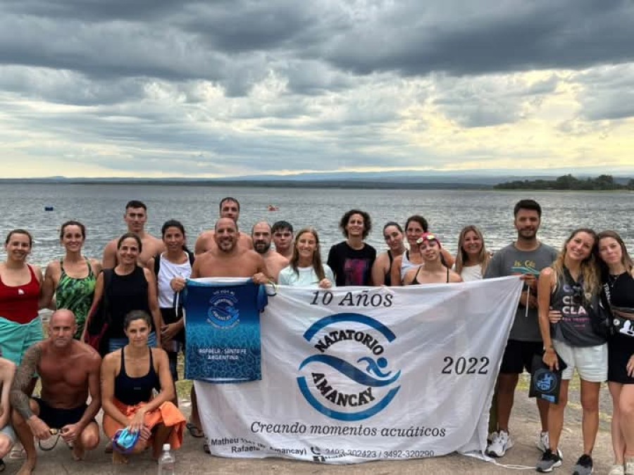 El Natatorio Amancay present&oacute; una delegaci&oacute;n de 38 nadadores en el tradicional Cruce del Lago
