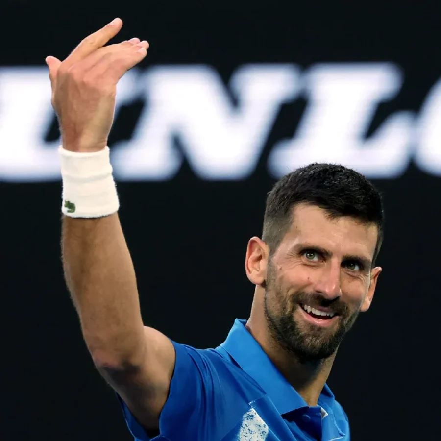 Novak Djokovic avanz&oacute; a los cuartos de final del Abierto de Australia.