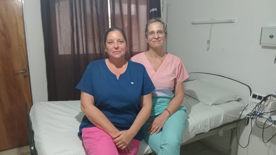 UN D&Iacute;A EN EL SERVICIO. La Lic. Cintia Riberi y la Dra. Flavia Rodaro, en una de las habitaciones del Servicio de Tocoginecolog&iacute;a del Hospital Dr. Jaime Ferr&eacute; de Rafaela.