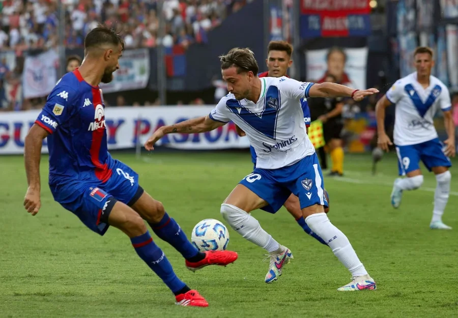 V&Eacute;LEZ NO PUDO CON TIGRE Y FUE GOLEADO