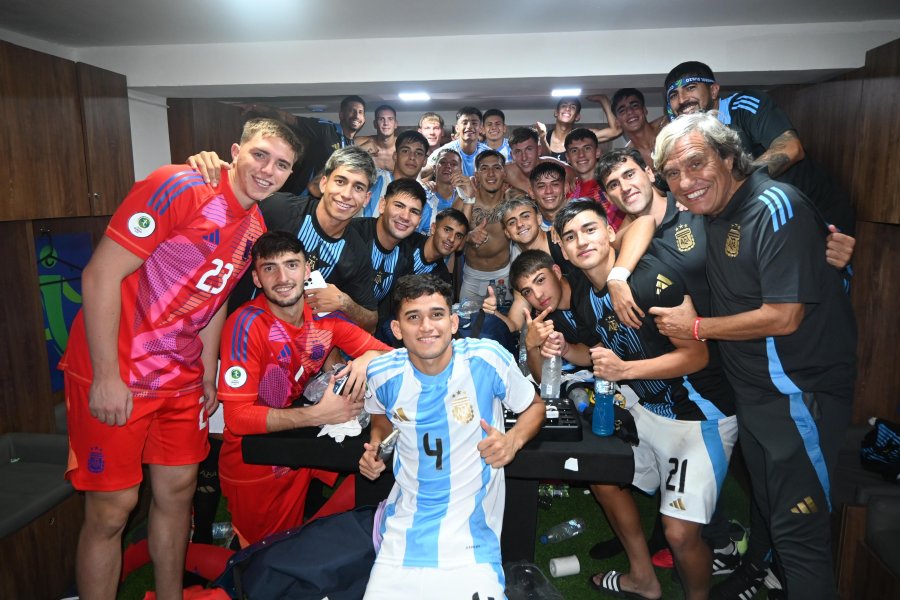 La Selecci&oacute;n en el vestuario celebra el abultado triunfo sobre Brasil. (<a href="mailto:X@SELECCI&Oacute;N" target="_blank" rel="noopener">X@SELECCI&Oacute;N</a>)