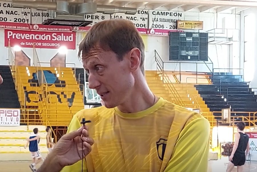 ENTRENADOR. Gustavo Lucato, el responsable t&eacute;cnico de los Tigres.
