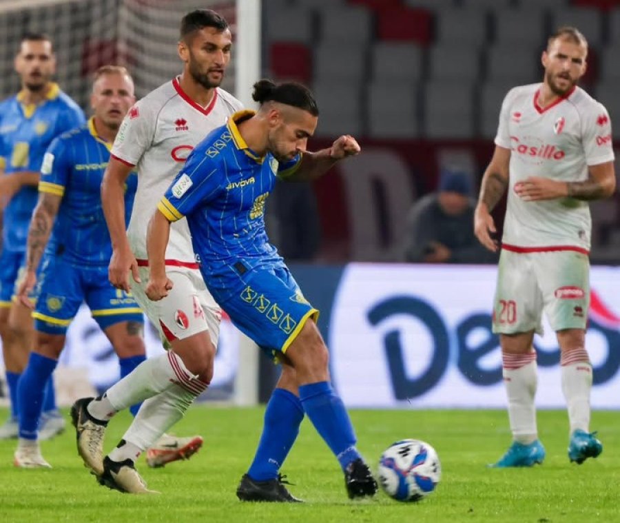TAMBIEN SE DESTACA. Ex Atl&eacute;tico, Schiavi juega en un equipo ascendido de la Serie B.