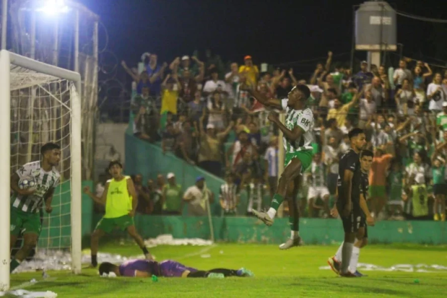 RIVAL DE PESO. Desamparados, un grande del f&uacute;tbol cuyano, ser&aacute; rival del Lobo.