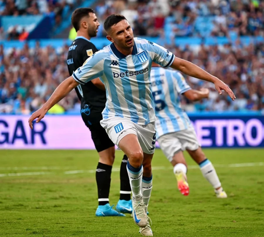 GOLEADOR. "Maravilla" Martinez, clave en Racing.