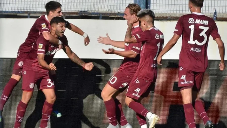 Lan&uacute;s y General Lamadrid en el Estadio Julio Humberto Grondona, recinto de Arsenal de Sarand&iacute;.