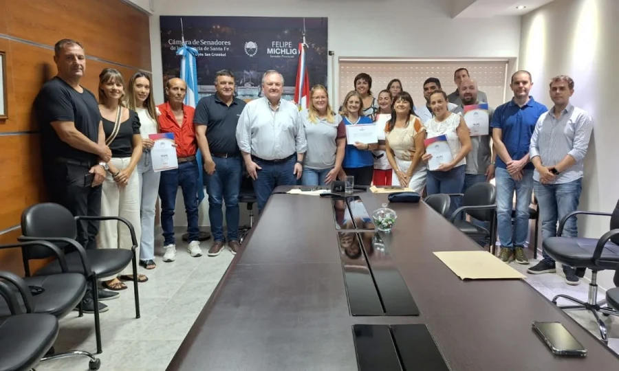 La entrega se efectiviz&oacute; en la Casa del Senado en San Crist&oacute;bal.