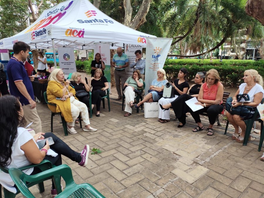 ACTIVIDADES. La funcionaria Anal&iacute;a Chumpitaz, del Ministerio de Salud, hizo hincapi&eacute; en la importancia de la prevenci&oacute;n y la detecci&oacute;n a tiempo.