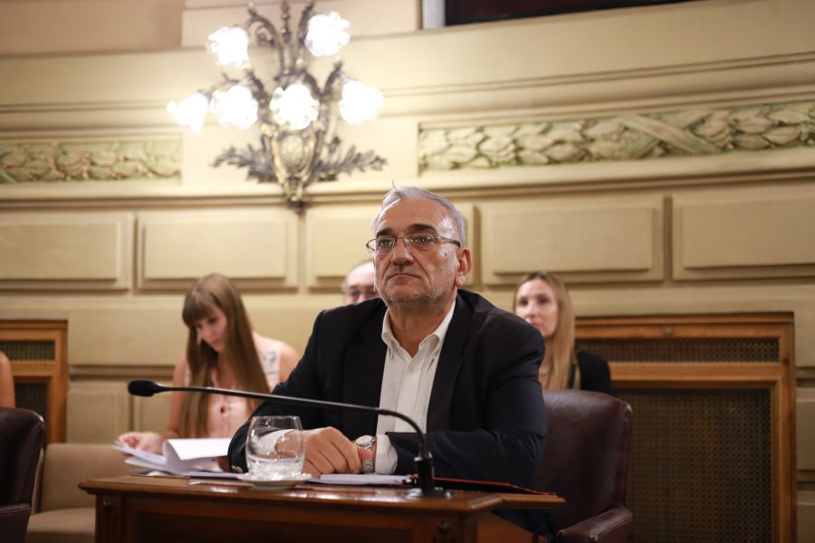 El representante de nuestro Departamento en su banca.