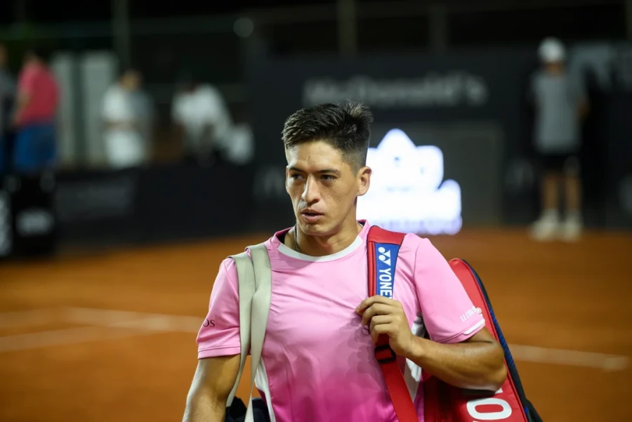 CONTUNDENTE. B&aacute;ez gan&oacute; en sets corridos.