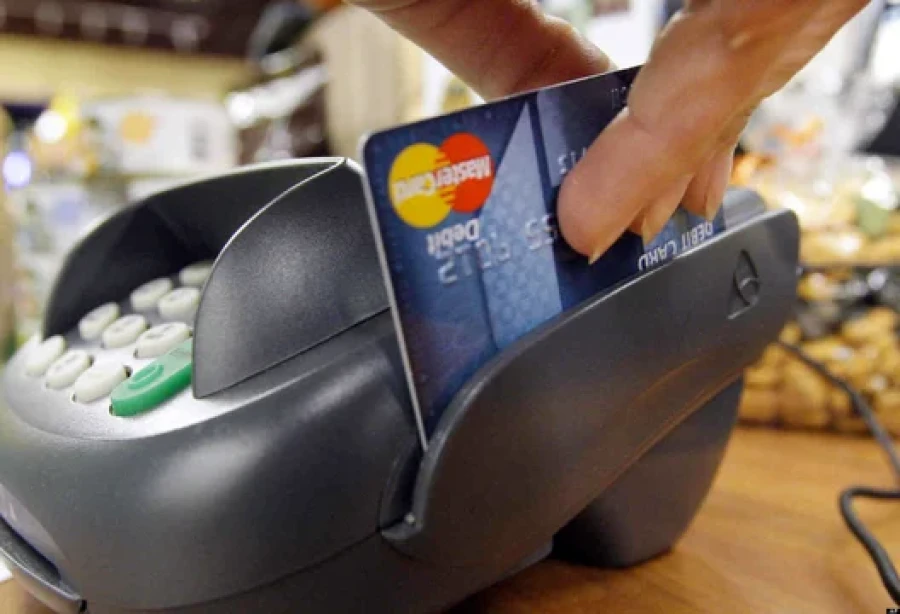 El BCRA reglament&oacute; los pagos en cuotas con d&oacute;lares.