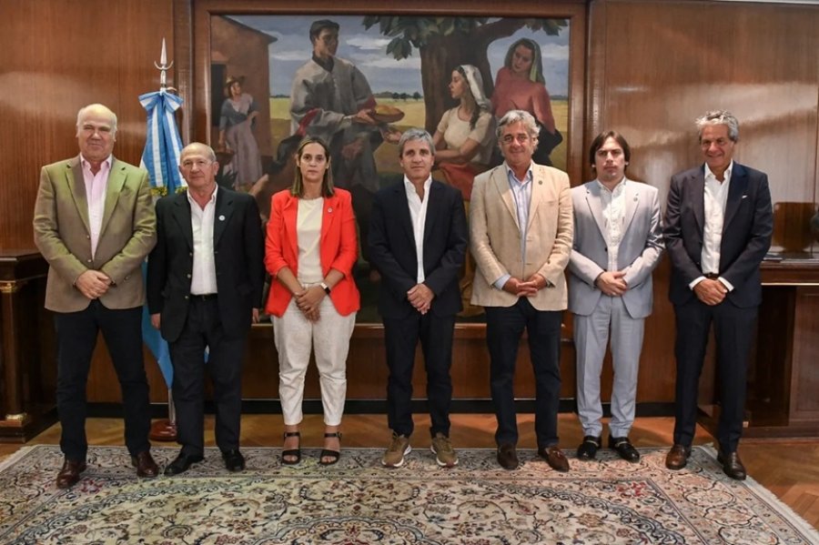 PRIMERA. Desde que se anunci&oacute; la baja en DEX, Caputo no hab&iacute;a recibido a los productores