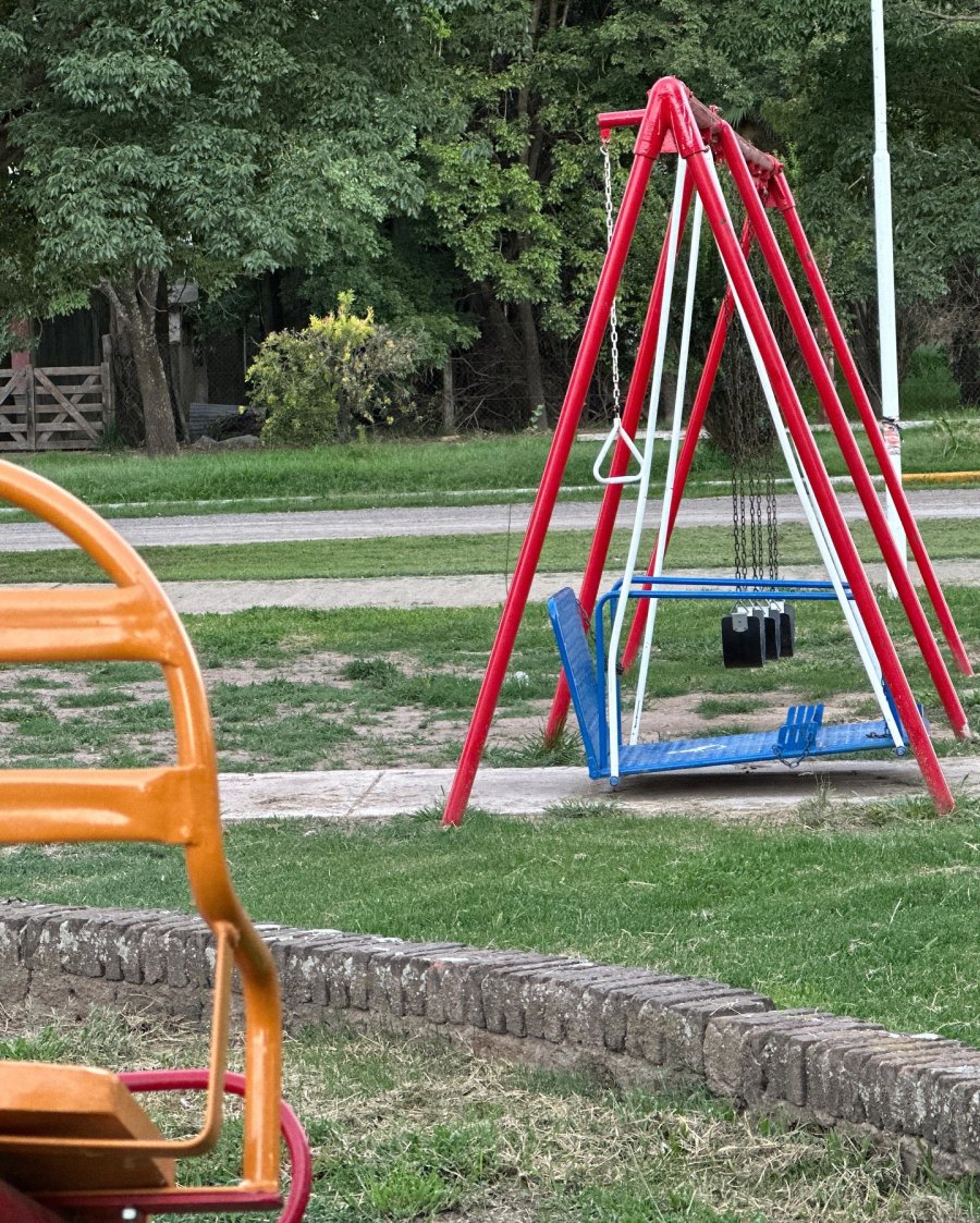 Vista de algunos de los juegos incorporados al paseo p&uacute;blico.