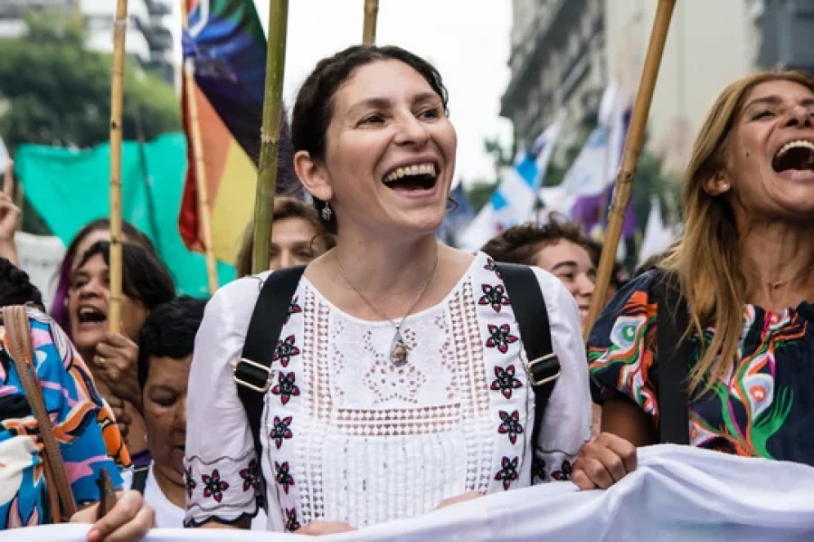 La hormonizaci&oacute;n a menores de edad, la gran controversia.