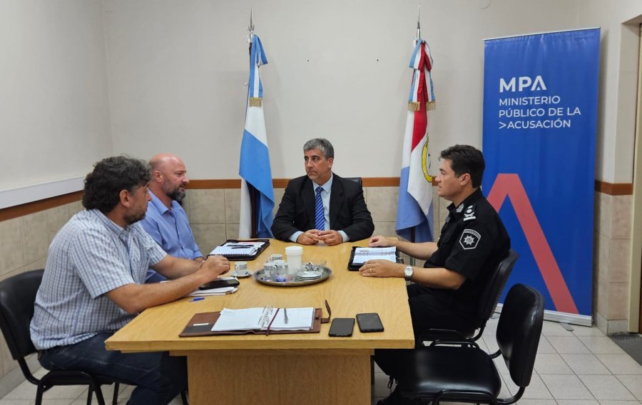 La reuni&oacute;n se llev&oacute; a cabo en el Sal&oacute;n de Usos M&uacute;ltiples de la Fiscal&iacute;a Regional 5 ayer en horas de la ma&ntilde;ana.