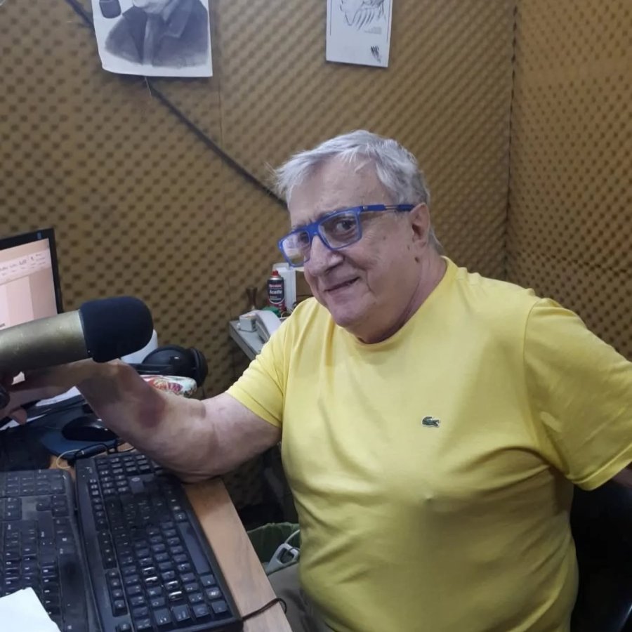 Emblem&aacute;tico hombre de radio fallecido recientemente que, a sus 86 a&ntilde;os, hace poco segu&iacute;a expres&aacute;ndose a trav&eacute;s de ese maravilloso oficio.