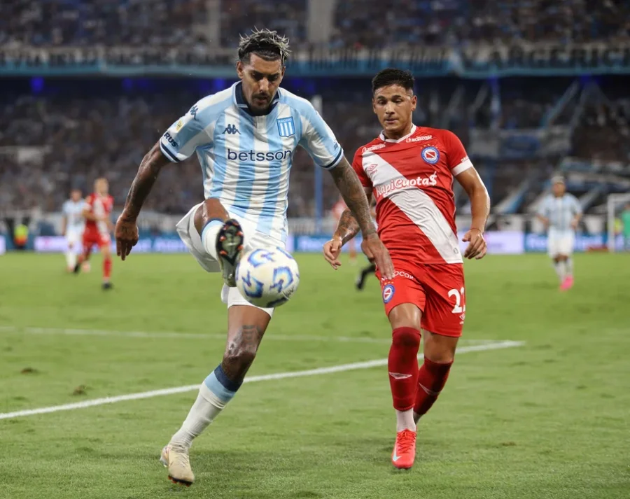 EN AVELLANEDA, LA ACADEMIA CAY&Oacute; CON EL BICHO DE LA PATERNAL