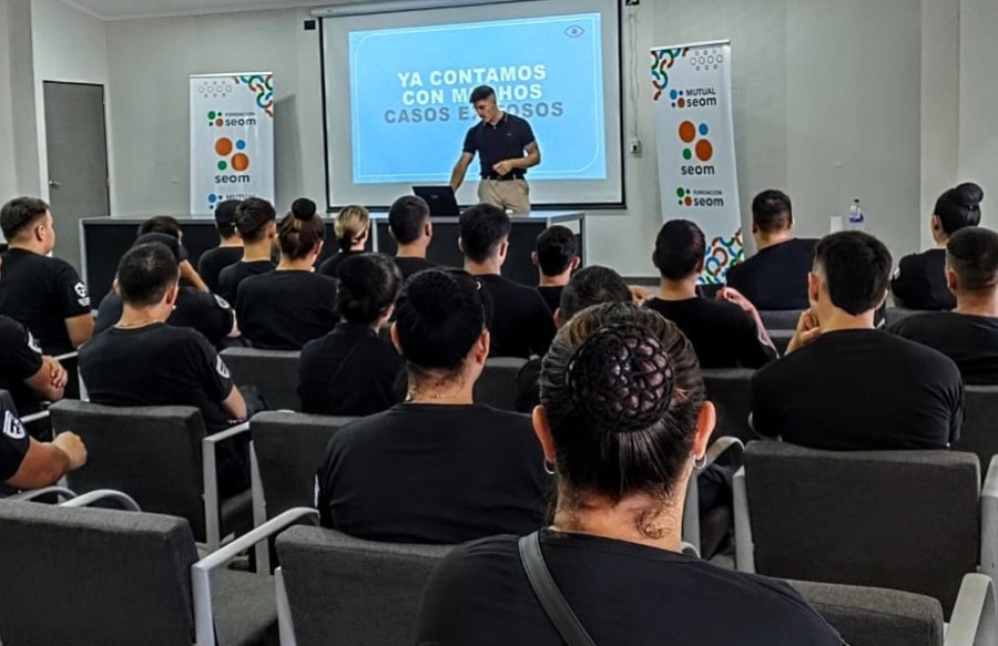 La charla fue brindada por el director de la Guardia Urbana Rafaelina, Gabriel Fern&aacute;ndez.